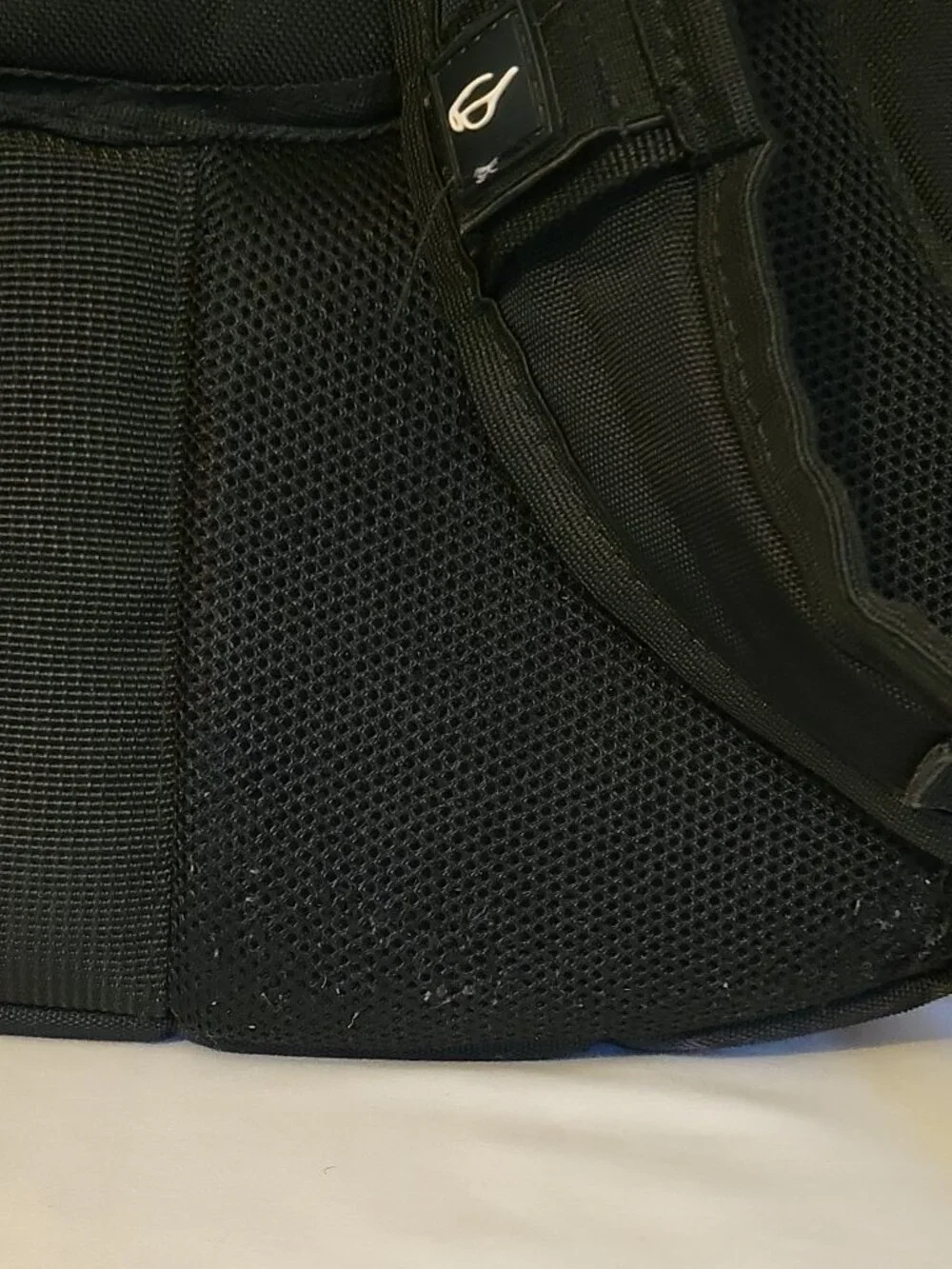 SWISSGEAR Airflow Large Backpack, Airflow Back Panel, Zip, Padded Straps, Black